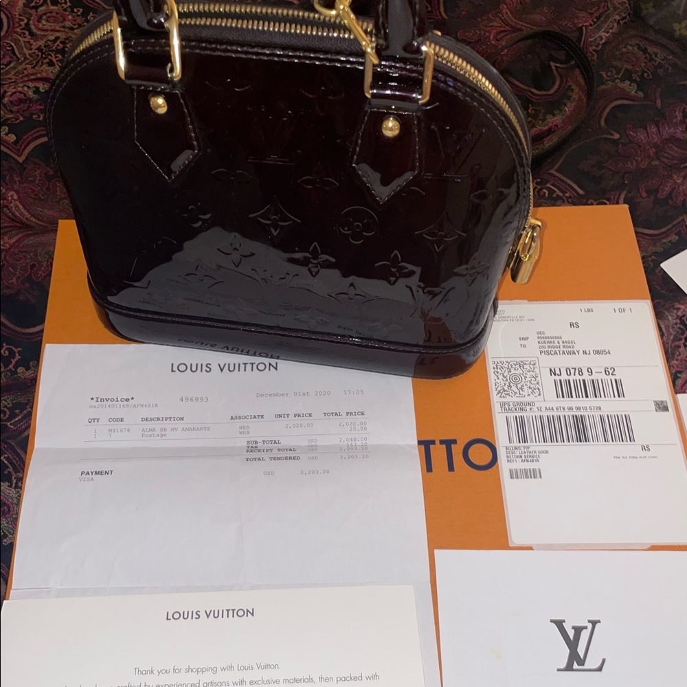 Louis Vuitton Alma BB vernis leather